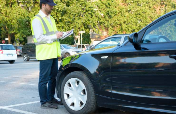 multa auto vetri adesivi