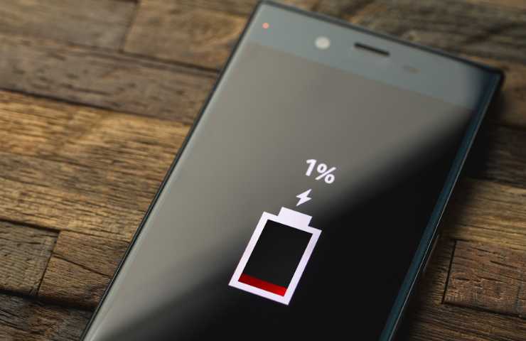 batteria smartphone anomalia virus