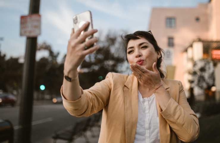 perchè le foto whatsapp sono brutte