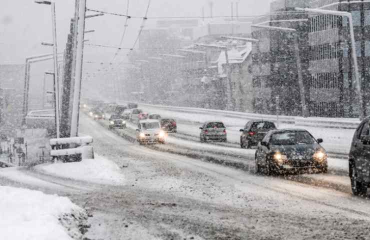 maltempo neve auto