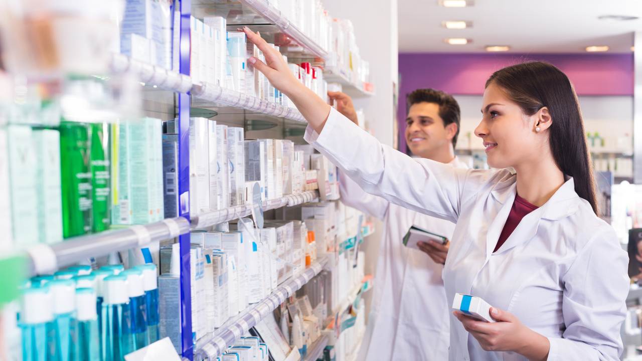 aprire una farmacia in italia