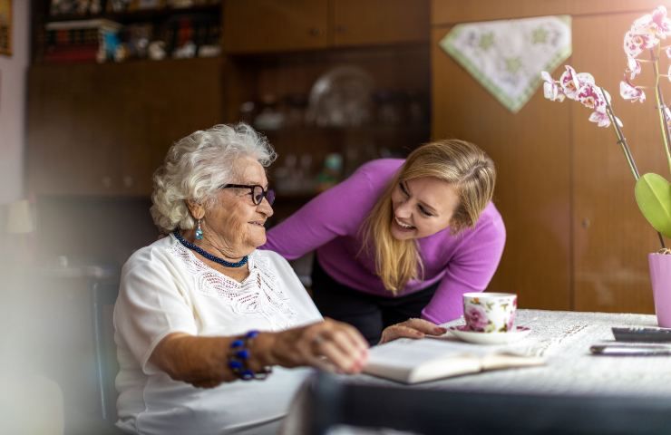 Figli e assistenza genitori anziani: cosa dice la Legge?