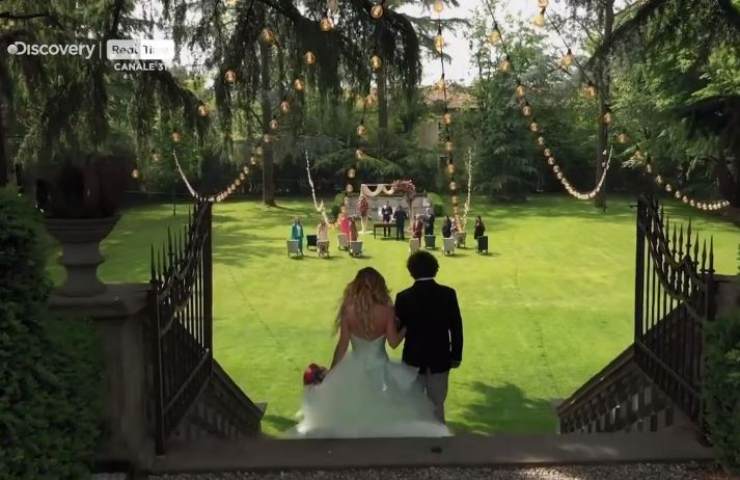 Matrimoni, come comprare vestiti senza spendere una fortuna 