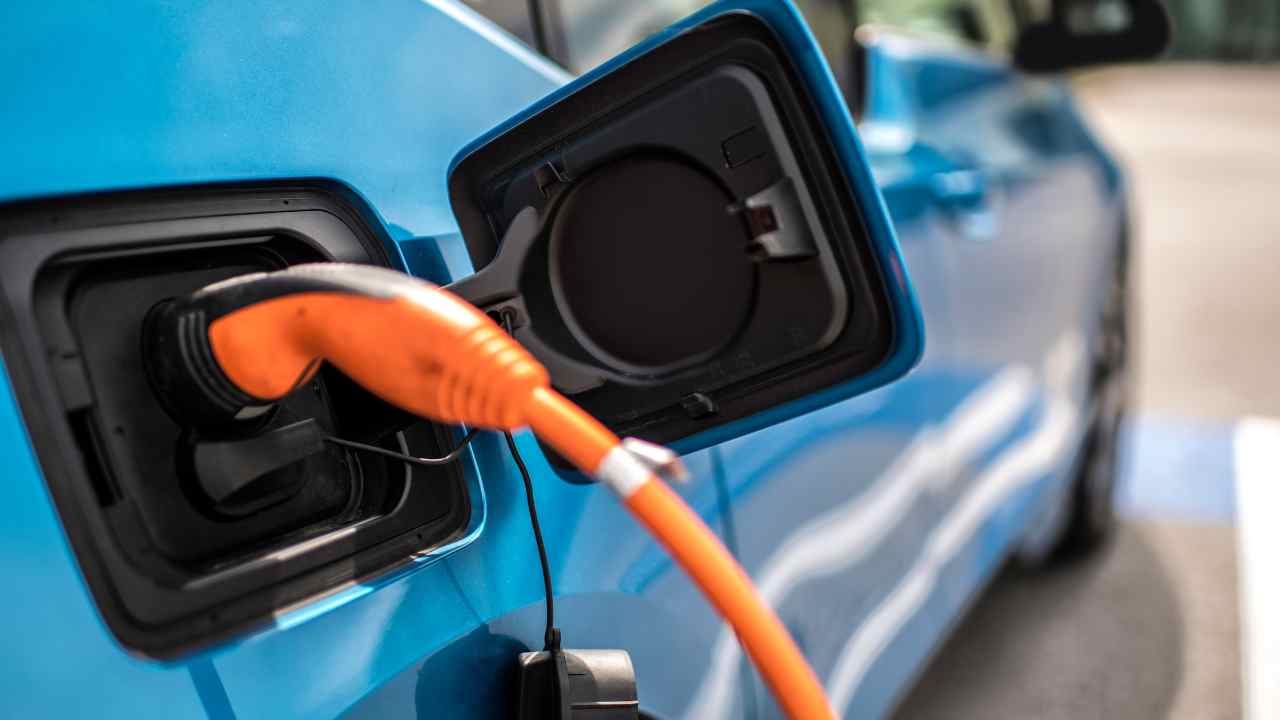 Auto elettriche incentivi Lombardia