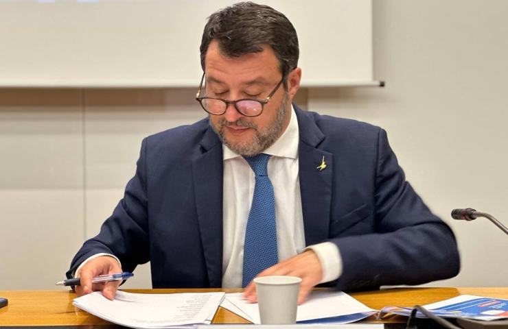 Superbollo abolito proposta Salvini