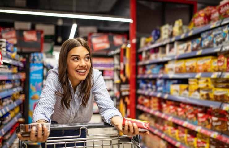 supermarket ragazza