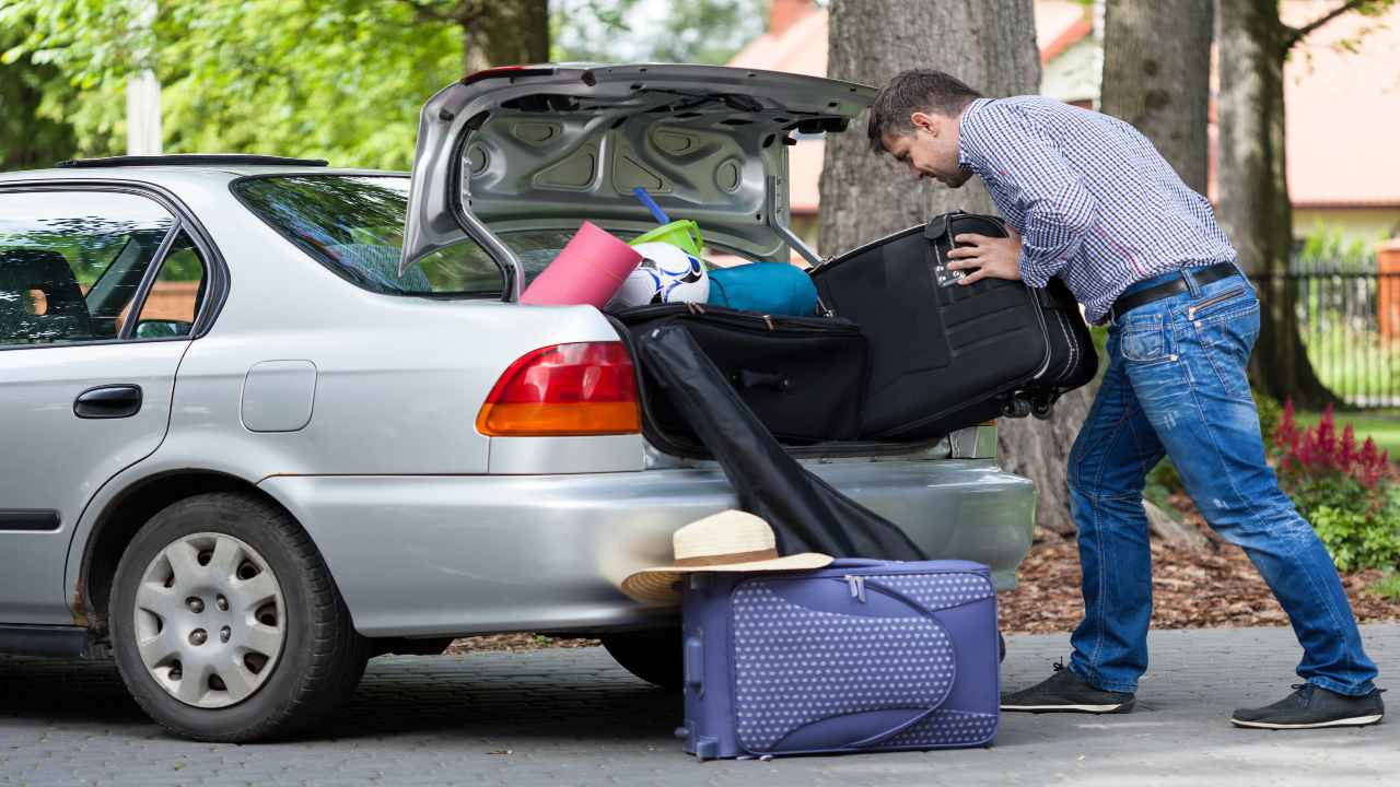 Come caricare un auto per evitare multe