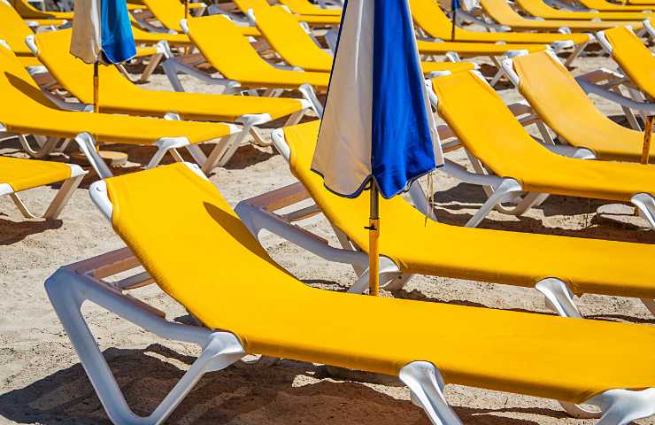 pagare lettino su spiaggia libera