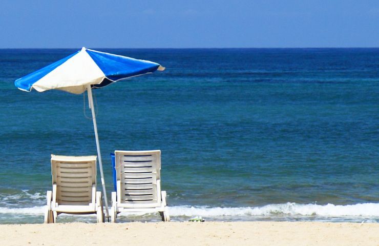 spiaggia libera ombrellone a pagamento