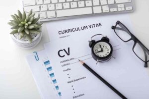 curriculum vitae e occhiali